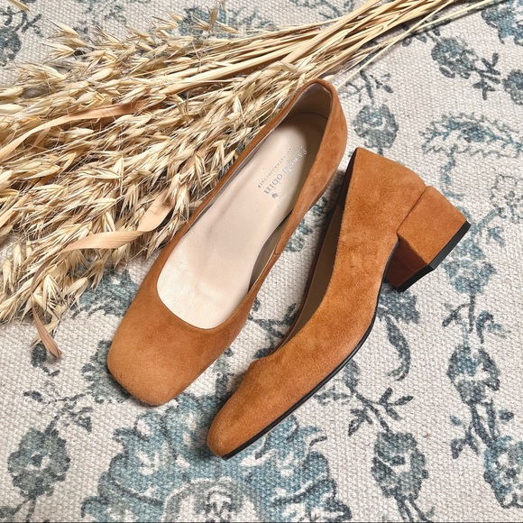 ❌SOLD❌ Farylrobin Tan Suede Leather Heeled Flats - Picture 2 of 12